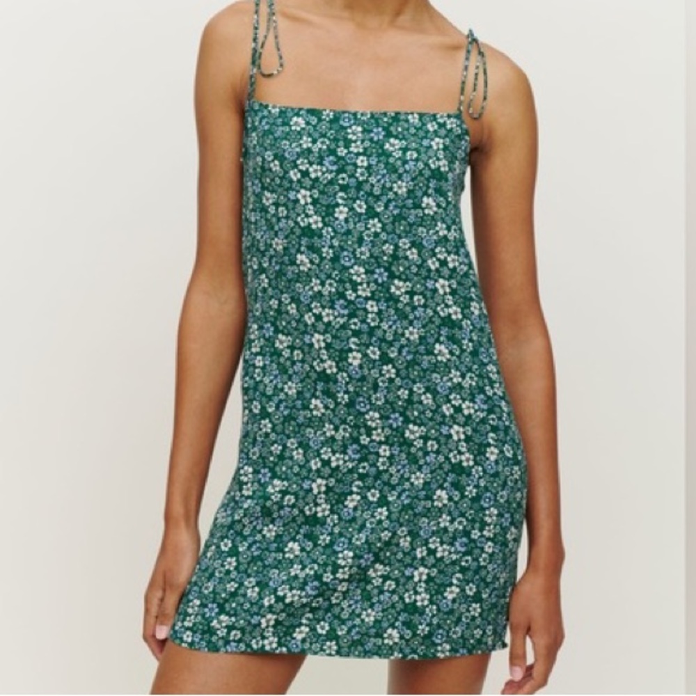 Reformation green flower patter dress perfect for summer